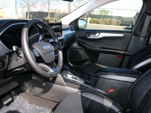 Used 2025 Ford Escape Platinum image 7