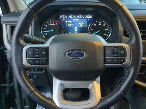 Used 2024 Ford Expedition Max XLT image 13