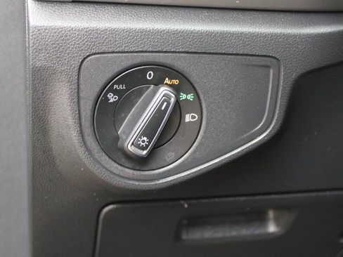 Certified 2023 Volkswagen Atlas Cross Sport SE image 11