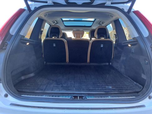 Used 2016 Volvo XC90 T5 Momentum image 40