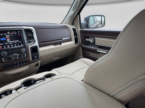 Used 2018 RAM 1500 Laramie w/ Convenience Group AWD/4WD image 24