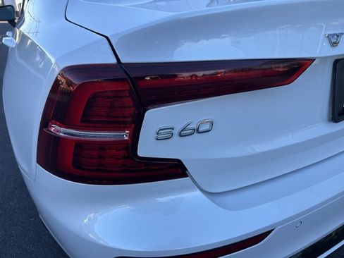 Certified 2024 Volvo S60 B5 Core image 10