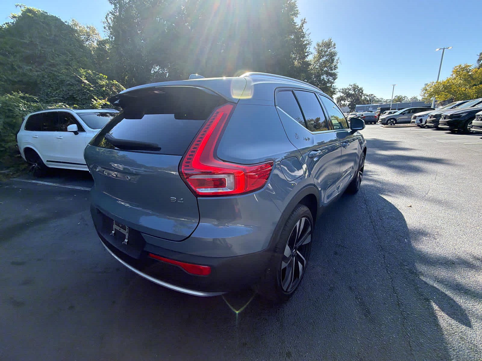 Used 2023 Volvo XC40 B4 Plus w/ Protection Package Premier FWD image 12