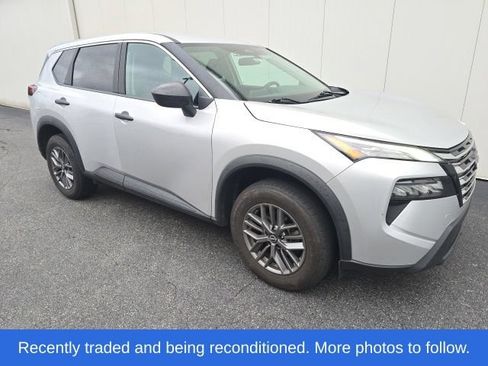 Used 2024 Nissan Rogue S AWD/4WD image 1