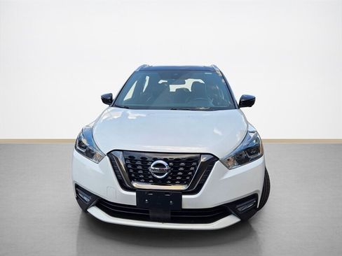 Used 2020 Nissan Kicks SR w/ SR Premium Package FWD image 9