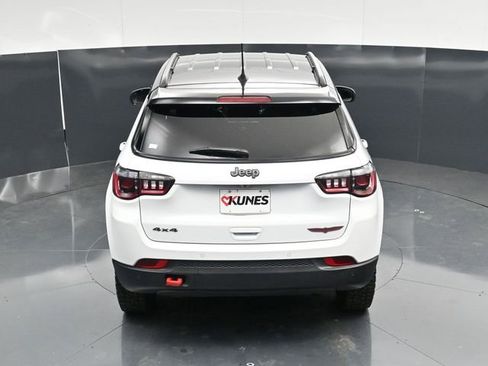 Used 2025 Jeep Compass Trailhawk AWD/4WD image 50
