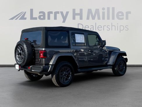 Used 2021 Jeep Wrangler Unlimited Sahara w/ Cold Weather Group image 5