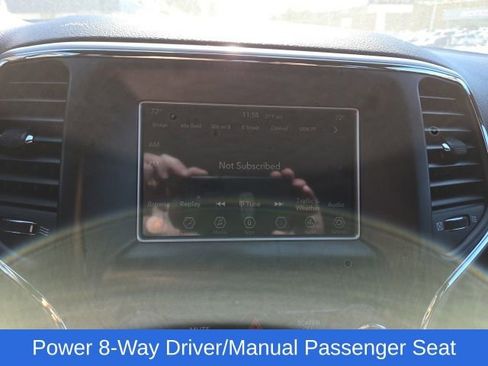 Used 2019 Jeep Grand Cherokee Laredo image 26