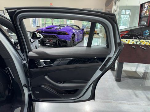 Used 2018 Porsche Panamera RWD image 59