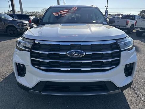 New 2026 Ford Explorer Active w/ Active Comfort Package image 2