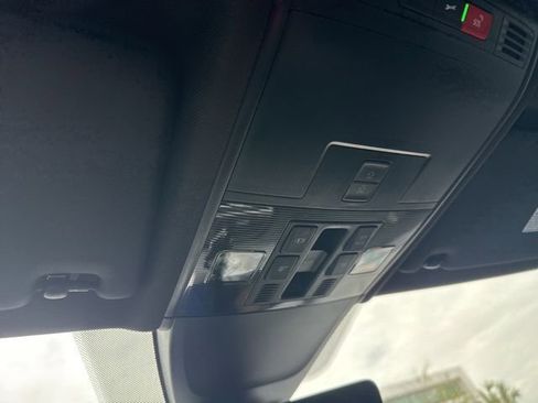 Used 2023 Volkswagen Tiguan SE R-Line image 24