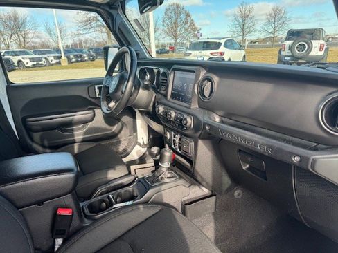 Used 2021 Jeep Wrangler Unlimited Sport image 33