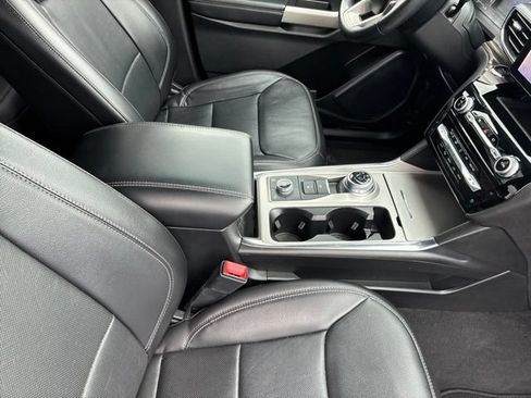 Used 2023 Ford Explorer Limited w/ Equipment Group 301A AWD/4WD image 88