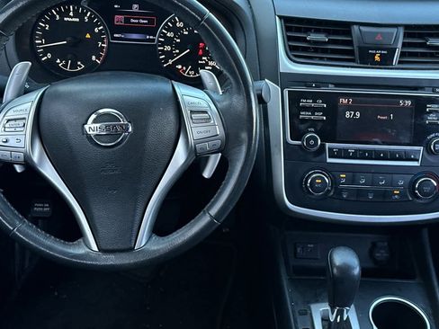 Used 2017 Nissan Altima 2.5 SR image 14