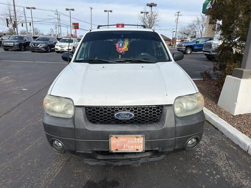 Used 2005 Ford Escape XLT image 3