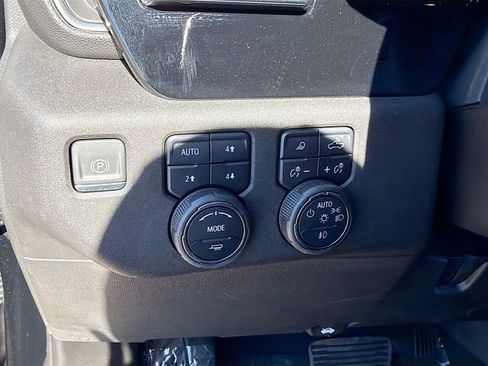 Used 2024 Chevrolet Silverado 2500 LTZ image 27