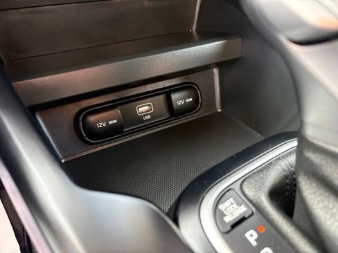Used 2025 Kia Soul LX FWD image 19