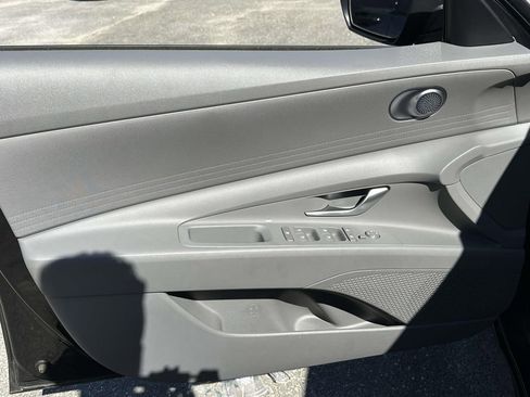 Used 2023 Hyundai Elantra SEL FWD image 13