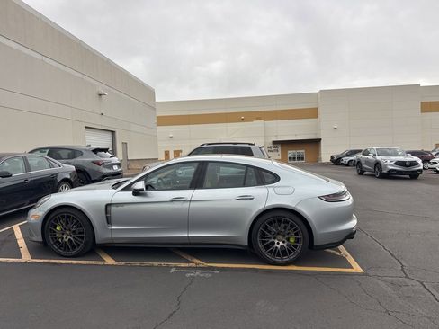 Used 2022 Porsche Panamera 4 Platinum Edition image 10