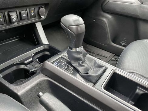 Used 2022 Toyota Tacoma TRD Sport image 31