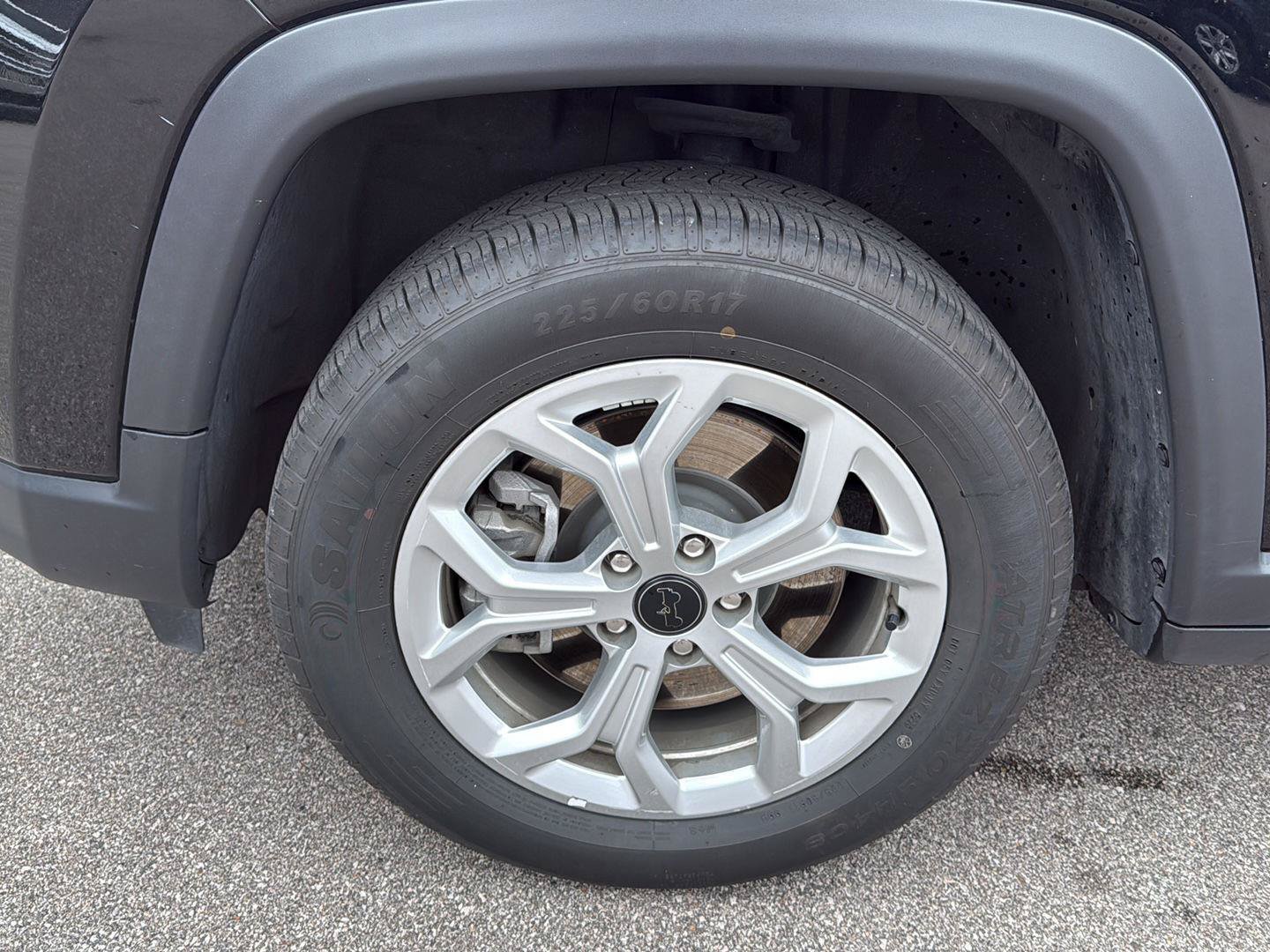 Used 2025 Jeep Compass Latitude AWD/4WD image 15