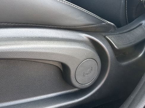Certified 2022 Hyundai Venue Limited image 13