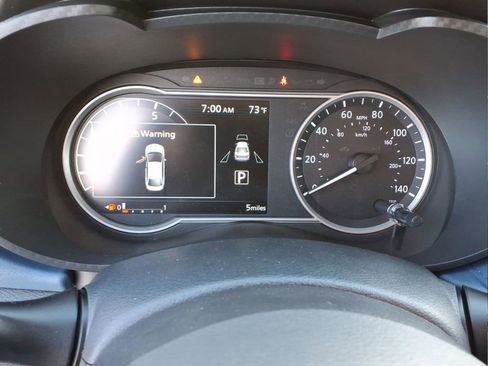 New 2025 Nissan Versa SV w/ Trunk Package FWD image 20