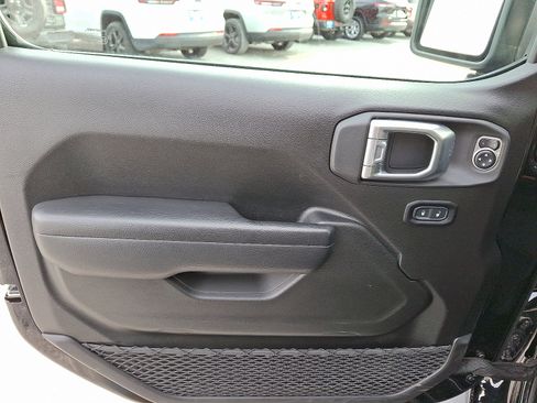 Used 2024 Jeep Gladiator Mojave w/ Convenience Group image 12