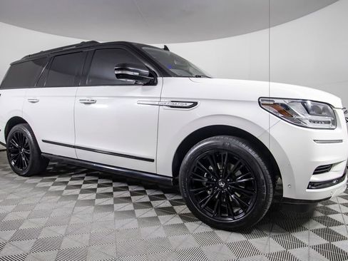 Used 2021 Lincoln Navigator Reserve image 3