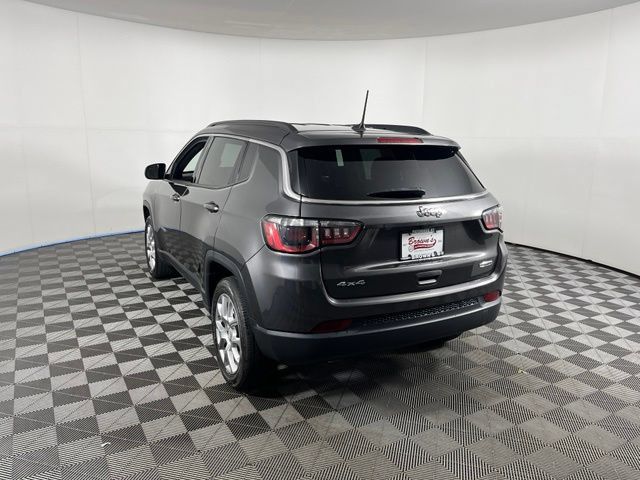 Used 2023 Jeep Compass Latitude AWD/4WD image 5