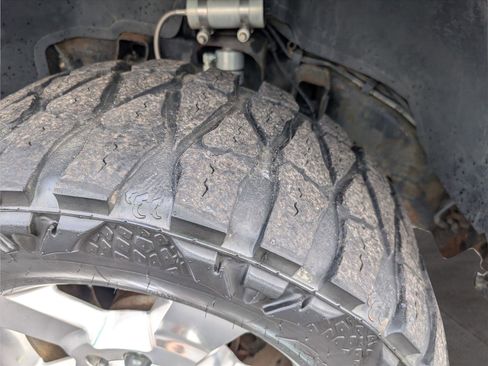 Used 2007 Chevrolet Silverado 2500 LT w/ Heavy-Duty Power Package image 4