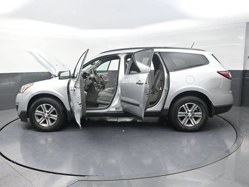 Used 2017 Chevrolet Traverse LS AWD/4WD image 42