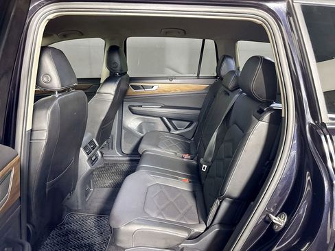 Certified 2024 Volkswagen Atlas SE image 19