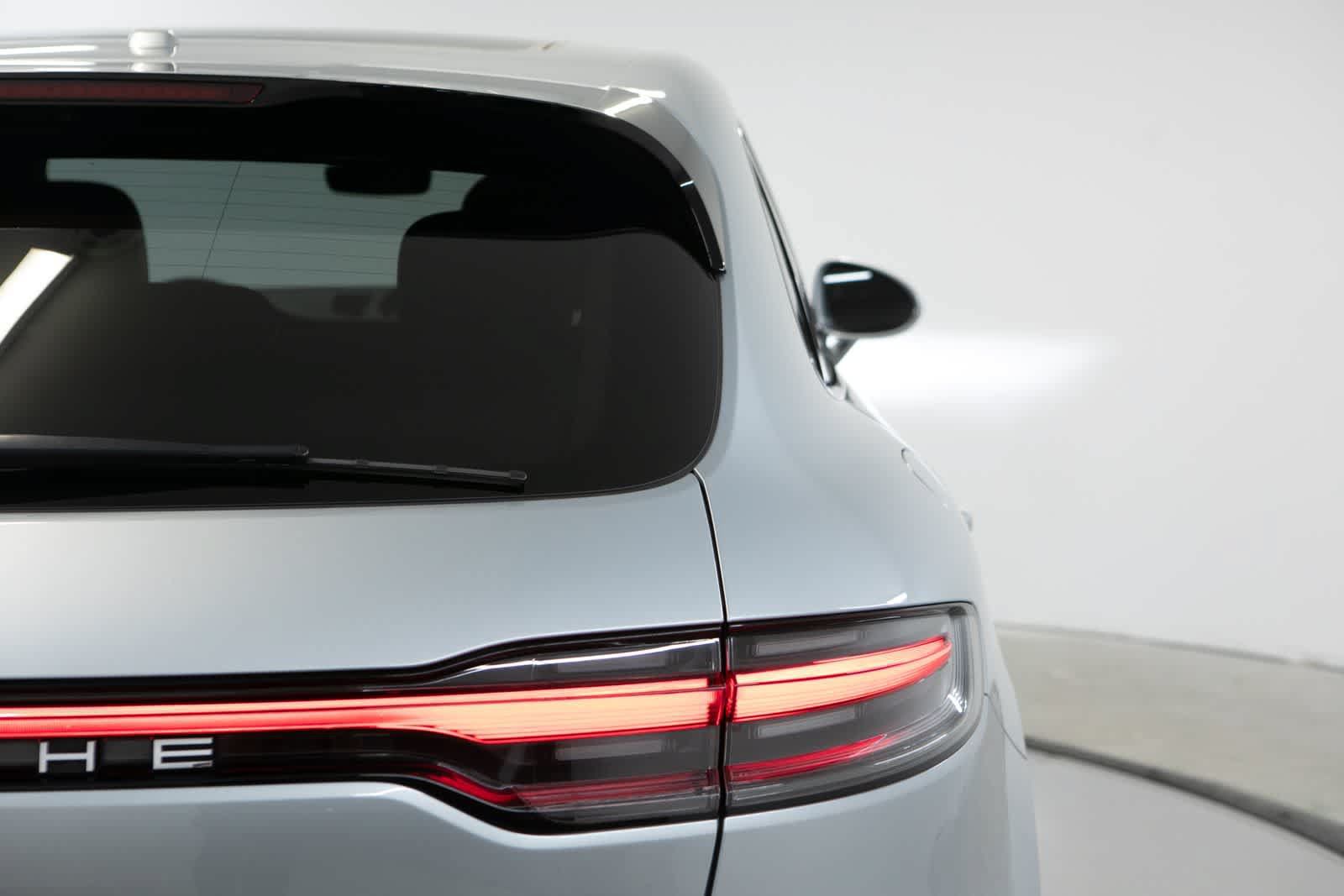 Used 2023 Porsche Macan AWD/4WD image 38