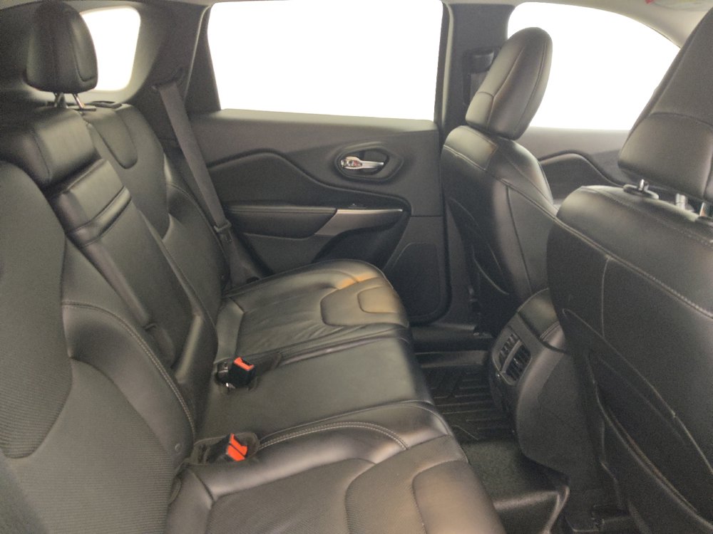 Used 2019 Jeep Cherokee Limited w/ Technology Group AWD/4WD image 19