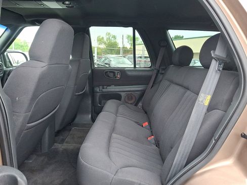 Used 2003 Chevrolet Blazer LS w/ Preferred Equipment Group AWD/4WD image 10