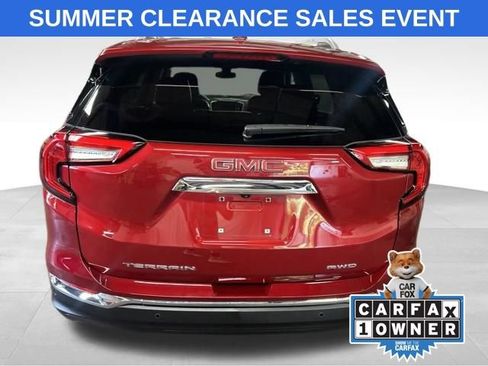 Used 2022 GMC Terrain SLT w/ Infotainment Package II AWD/4WD image 4