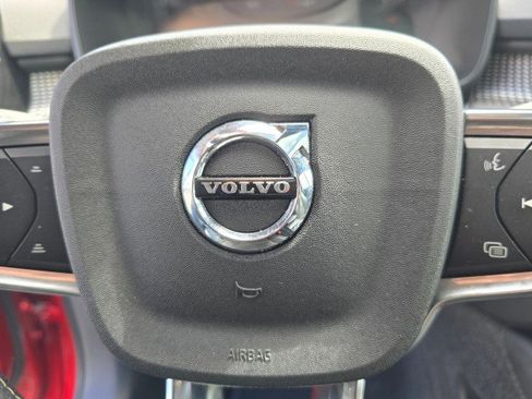 Used 2021 Volvo XC40 T5 R-Design image 39