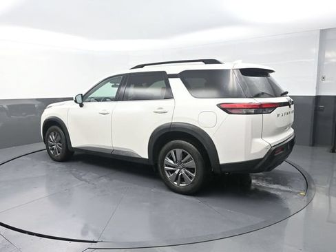 Used 2024 Nissan Pathfinder SV AWD/4WD image 6