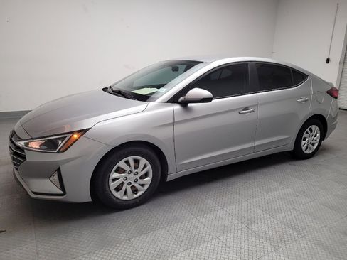 Used 2020 Hyundai Elantra SE FWD image 2