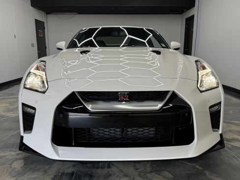Used 2020 Nissan GT-R Premium AWD/4WD image 7