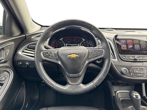 Used 2017 Chevrolet Malibu LT w/ Leather Package image 18
