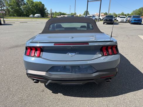 Used 2025 Ford Mustang Premium image 7