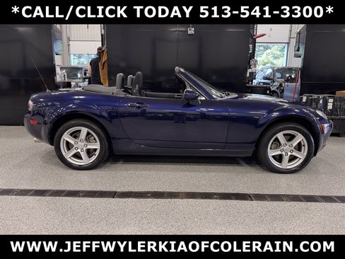 Used 2007 MAZDA MX-5 Miata Sport image 2