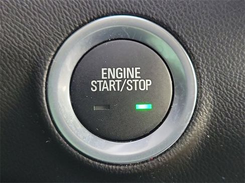 Used 2024 GMC Terrain SLE w/ Elevation Edition image 31