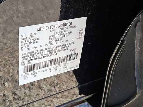 Used 2023 Ford Edge Titanium AWD/4WD image 25