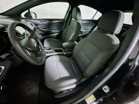 Used 2018 Chevrolet Cruze LT w/ Convenience Package image 13