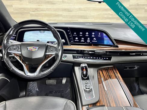 Used 2024 Cadillac Escalade Premium Luxury AWD/4WD image 2