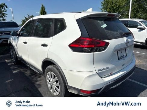 Used 2017 Nissan Rogue S AWD/4WD image 2