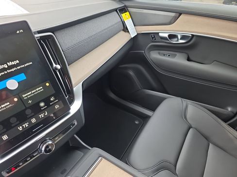New 2026 Volvo XC90 B6 Plus w/ Protection Package Premier image 19